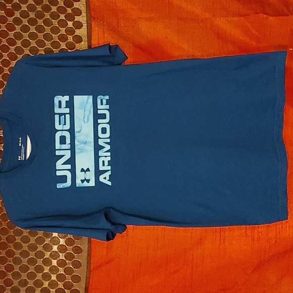 Under Armour Tshirt - Picture 1 of 3